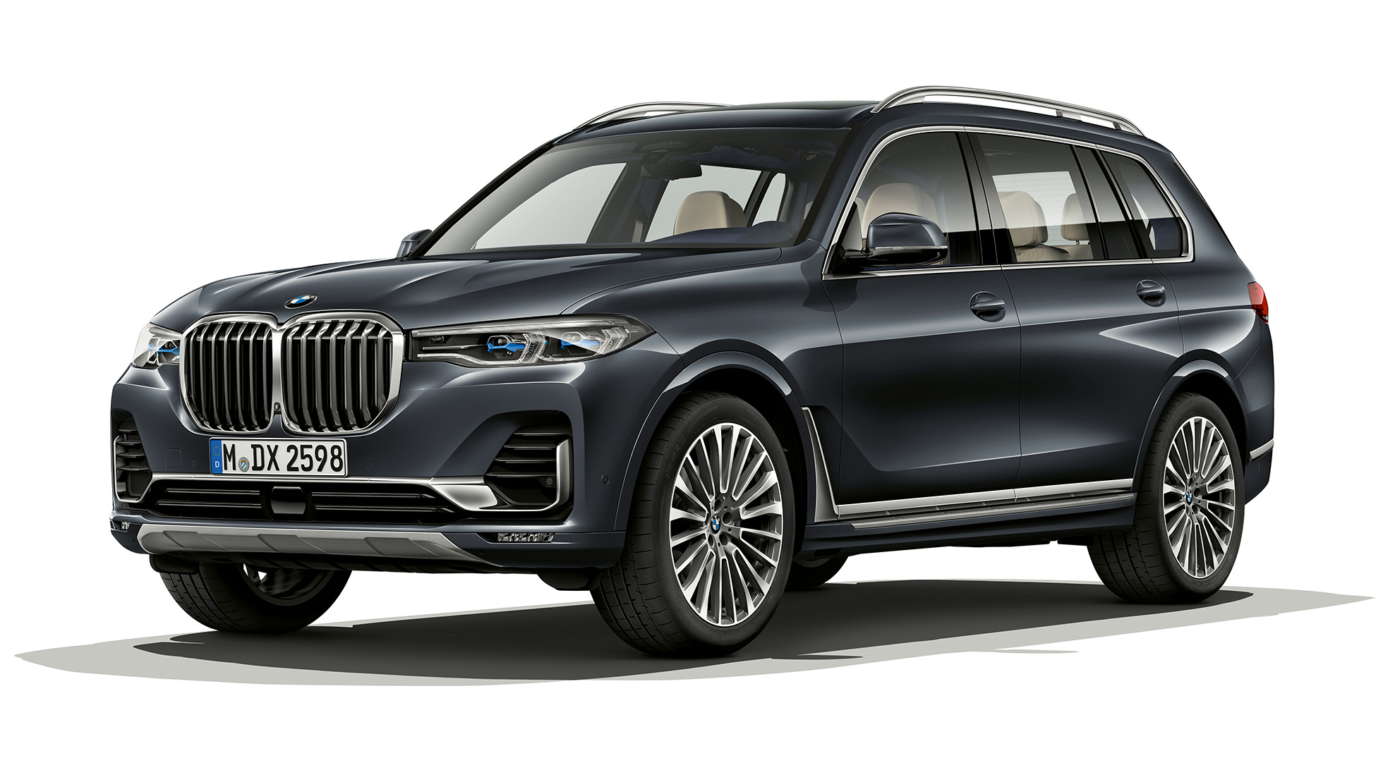 Toma de estudio del BMW X7 en vista delantera de tres cuartos en Design pure excellence